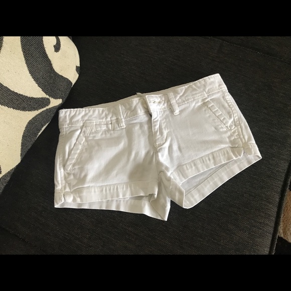 Aeropostale Pants - Aeropostale - White Cargo Shorts!